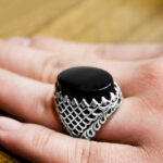 انگشتر عقیق مشکی نقره مردانه طرح فاخر اسد - Image 2