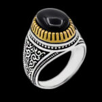 انگشتر عقیق مشکی نقره مردانه طرح دورطلایی زافر
