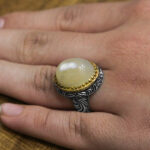 انگشتر دور طلایی عقیق باباقوری نقره مردانه طرح جاهد - Image 2