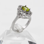 انگشتر زبرجد الماس تراش نقره زنانه طرح زلاله - Image 3