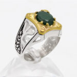 انگشتر زمرد الماس تراش نقره مردانه دور طلایی طرح شاهین - Image 2