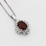 گردنبند نقره زنانه طرح سیما با سنگ گارنت الماس تراش - Image 3