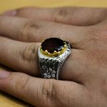 انگشتر گارنت الماس تراش فاخر دست ساز نقره مردانه طرح شهریار - Image 2