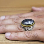 انگشتر حدید صینی نقره مردانه طرح دور طلایی آیت الکرسی - Image 4