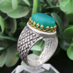 انگشتر عقیق سبز نقره مردانه طرح دورطلایی آدلان - Image 3