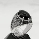 انگشتر عقیق مشکی نقره مردانه طرح آرتان - Image 2