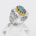 انگشتر فیروزه نیشابوری نقره دست ساز مردانه طرح دور طلایی هاکان - Image 3