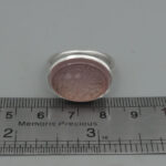 انگشتر عقیق کبود نقره مردانه و زنانه طرح "سبحان الله" + حرز امام جواد(ع) + تربت امام حسین (ع) - Image 2