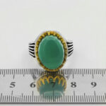 انگشتر عقیق سبز نقره مردانه طرح دور طلایی یانا - Image 2