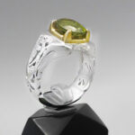 انگشتر زبرجد الماس تراش نقره مردانه طرح دور طلایی گرشاسب - Image 3