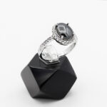 انگشتر حدید صینی نقره زنانه طرح سوسن + حکاکی - Image 3