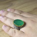 انگشتر عقیق سبز نقره مردانه طرح دورطلایی یا ضامن آهو + حکاکی اذکار مبارکه - Image 5