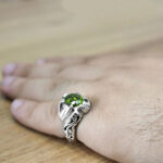 انگشتر زبرجد الماس تراش نقره دست ساز مردانه طرح یاسین - Image 4