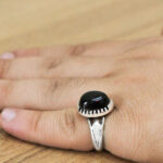 انگشتر عقیق مشکی نقره مردانه طرح سلیمان - Image 2