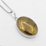 گردنبند حدید صینی نقره طرح دور ساده "اذکار مبارکه" + حرز امام جواد (ع) + تربت امام حسین (ع) - Image 4