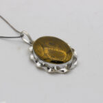 گردنبند حدید صینی نقره طرح پیچک  "اذکار متبرک" + حرز امام جواد (ع) + تربت امام حسین (ع) - Image 3