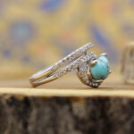 انگشتر فیروزه نیشابوری نقره زنانه طرح شکوهنده - Image 4