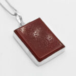 گردنبند عقیق سرخ نقره زنانه و مردانه طرح "و فی السماء رزقکم" + حرز امام جواد (ع) + تربت امام حسین (ع) - Image 3