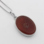 گردنبند عقیق سرخ نقره زنانه و مردانه طرح "زیارت عاشورا" + حرز امام جواد (ع) + تربت امام حسین (ع) - Image 4