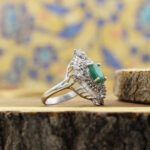 انگشتر زمرد الماس تراش نقره زنانه طرح ساها - Image 2