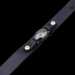 دستبند حدید صینی نقره چرم طبیعی زنانه و مردانه سرمه ای بلند کلاسیک طرح مهرکام + حکاکی - Image 3