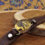 دستبند نقره چرم طبیعی قهوه ای مردانه و زنانه با نگین حدید صینی عین علی (ع) - Image 2