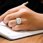 انگشتر حرز امام جواد (ع) نقره دست ساز مردانه و زنانه طرح قلم زنی کیارنگ - Image 3