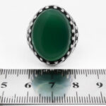 انگشتر عقیق سبز نقره مردانه طرح شبکه ای ضریح - Image 2