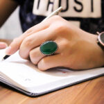 انگشتر عقیق سبز نقره مردانه طرح کاووس - Image 2