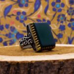 انگشتر عقیق سبز نقره مردانه طرح دور طلایی ثاقب بزرگ ۳ - Image 3