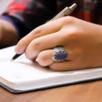 انگشتر عقیق کبود یمنی نقره مردانه طرح گشواد - Image 4