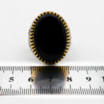 انگشتر عقیق مشکی نقره مردانه طرح دور طلایی گودرز - Image 2