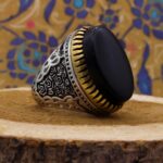 انگشتر عقیق مشکی نقره مردانه طرح دور طلایی گودرز - Image 3