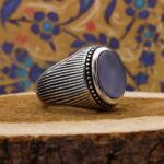 انگشتر عقیق کبود یمنی نقره مردانه طرح مرصاد - Image 4