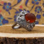 انگشتر عقیق سرخ نقره زنانه طرح "من یتق الله" - Image 3