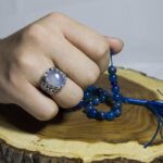 انگشتر عقیق کبود یمنی نقره مردانه طرح مهرخو - Image 3