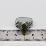 انگشتر زمرد زامبیا الماس تراش نقره مردانه طرح دور طلایی مشیر + تزئین ۴ قطعه برلیان اصل - Image 3