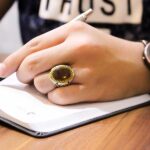 انگشتر الکساندریت الماس تراش نقره مردانه طرح دور طلایی کاموس - Image 4