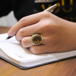 انگشتر الکساندریت الماس تراش نقره دست ساز مردانه طرح دور طلایی فاخر کرار - Image 2