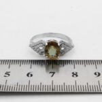 انگشتر الکساندریت الماس تراش نقره زنانه طرح مکرمه - Image 3