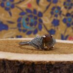 انگشتر الکساندریت الماس تراش نقره زنانه طرح مکرمه - Image 2