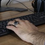 انگشتر حدید صینی نقره مردانه طرح پیروزگر + حکاکی - Image 4