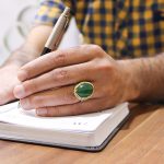 انگشتر یشم نقره مردانه طرح دور طلایی بسیم - Image 3