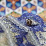 انگشتر عقیق سلیمانی نقره زنانه طرح جاودانه - Image 2