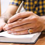 انگشتر عقیق سرخ یمنی نقره مردانه دست ساز طرح آرتینا - Image 3