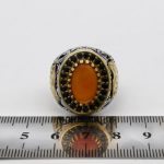 انگشتر عقیق سرخ نقره مردانه طرح گرگینه طلایی - Image 4