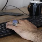 انگشتر عقیق کبود یمنی نقره مردانه طرح تورج - Image 4