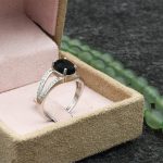 انگشتر عقیق مشکی نقره زنانه طرح برسومه - Image 3