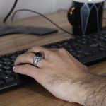 انگشتر عقیق مشکی نقره مردانه طرح اهورا - Image 4