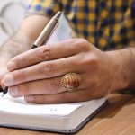 انگشتر عقیق سلیمانی نقره مردانه طرح دورطلایی امجد - Image 2